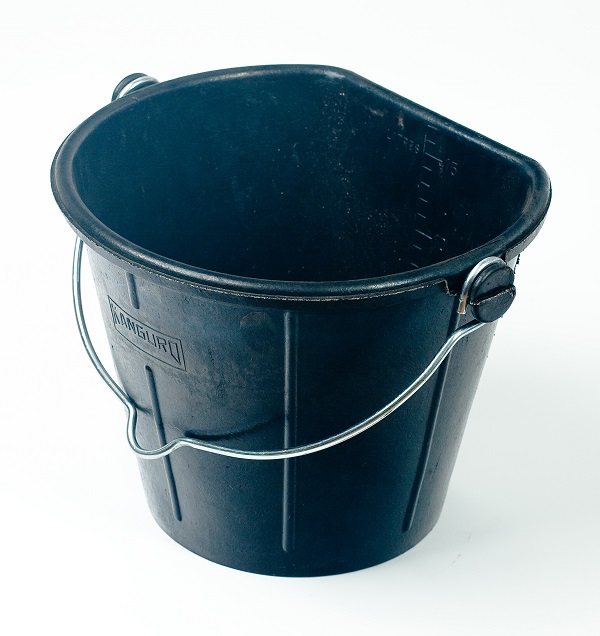 RUBBER FLAT SIDED HANGING BUCKET 